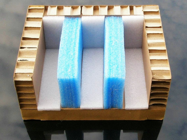 蜂窩紙卡生產(chǎn)
